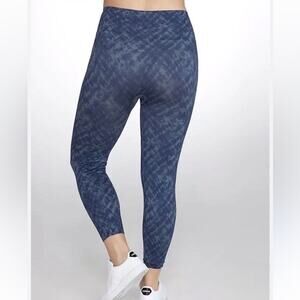 Spanx Women Cropped Look At Me
Now Seamless Leggings Indigo Blue Small